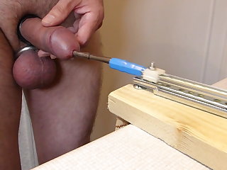 БДСМ Computer controlled urethra sounding device