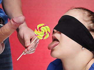 CFNM TASTE GAME – I sucked lollipops and then a surprise awaited me